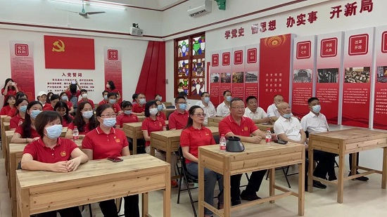 喜迎二十大 永遠(yuǎn)跟黨走 奮進(jìn)新征程——白云山潘高壽職能二支部黨員、團(tuán)委與王老吉藥業(yè)第四黨支部、團(tuán)委學(xué)習(xí)共建1.jpg
